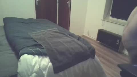 snellehenkie online show from February 2, 2026, 7:12 pm