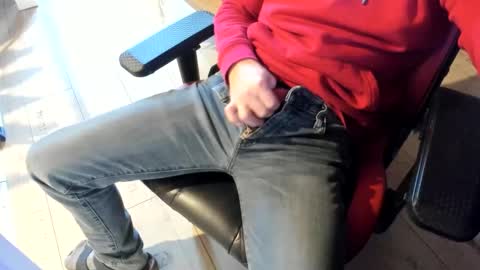 Snapshot of snip1977 chatting on December 29, 2024, 11:50 am snip1977 online show from December 29, 2024, 11:50 am