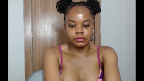 Snapshot of snowdrop5 chatting on January 20, 2025, 2:22 am snowdrop5 online show from January 20, 2025, 2:22 am