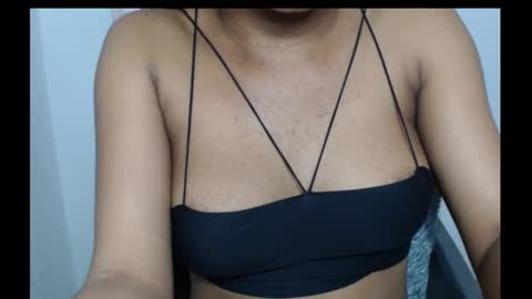 Snapshot of snowdrop5 chatting on February 5, 2025, 10:33 pm snowdrop5 online show from February 5, 2025, 10:33 pm