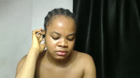 Snapshot of snowdrop5 chatting on March 1, 2025, 2:37 am snowdrop5 online show from March 1, 2025, 2:37 am