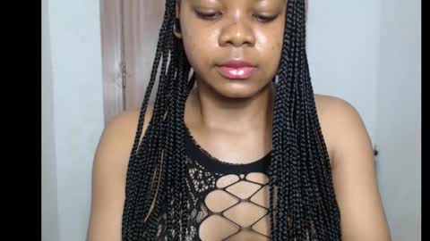 Snapshot of snowdrop5 chatting on October 7, 2025, 8:06 pm snowdrop5 online show from October 7, 2025, 8:06 pm