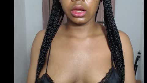 Snapshot of snowdrop5 chatting on October 13, 2025, 8:42 pm snowdrop5 online show from October 13, 2025, 8:42 pm