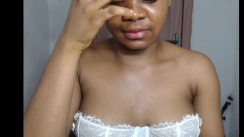 Snapshot of snowdrop5 chatting on November 5, 2025, 8:42 pm snowdrop5 online show from November 5, 2025, 8:42 pm