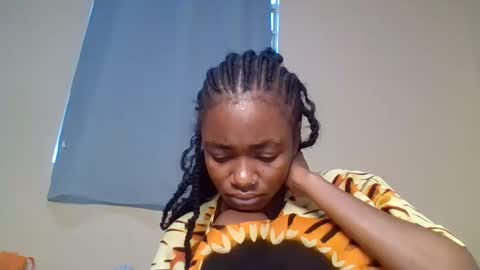 Snapshot of snowie_eyes chatting on November 19, 2025, 1:00 pm Snowie eyes online show from November 19, 2025, 1:00 pm