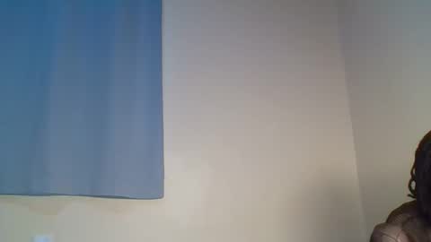 Snapshot of snowie_eyes chatting on December 16, 2025, 12:32 pm Snowie eyes online show from December 16, 2025, 12:32 pm