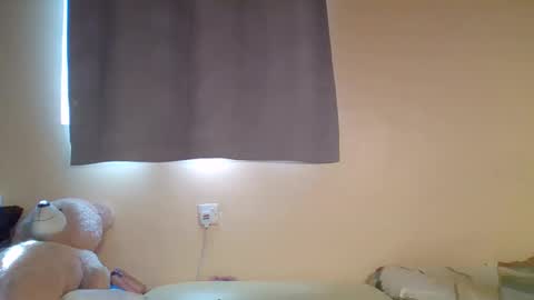 Snapshot of snowie_eyes chatting on January 13, 2026, 11:04 am Snowie eyes online show from January 13, 2026, 11:04 am