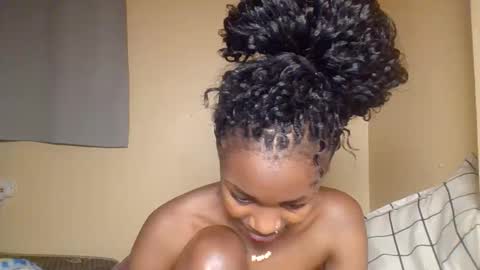 Snapshot of snowie_eyes chatting on February 25, 2026, 12:59 pm Snowie eyes online show from February 25, 2026, 12:59 pm