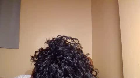 Snapshot of snowie_eyes chatting on March 1, 2026, 12:45 am Snowie eyes online show from March 1, 2026, 12:45 am