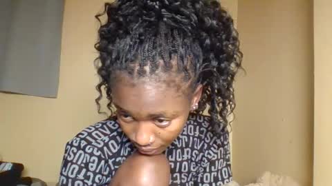 Snapshot of snowie_eyes chatting on March 1, 2026, 9:39 pm Snowie eyes online show from March 1, 2026, 9:39 pm