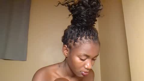 Snapshot of snowie_eyes chatting on March 2, 2026, 10:38 pm Snowie eyes online show from March 2, 2026, 10:38 pm