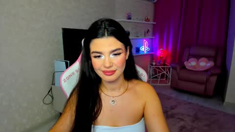 snowingwinter online show from November 8, 2025, 12:27 pm