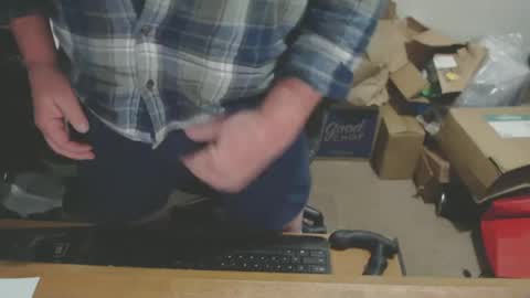 Snapshot of snwplwdrvr chatting on December 11, 2024, 2:19 am snwplwdrvr online show from December 11, 2024, 2:19 am