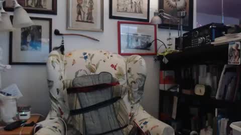 Snapshot of so_erotic_sub chatting on November 2, 2025, 12:24 am ImYourBitch online show from November 2, 2025, 12:24 am