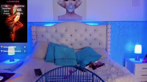 Snapshot of sobigcurvy44 chatting on October 2, 2025, 7:21 pm leidy online show from October 2, 2025, 7:21 pm