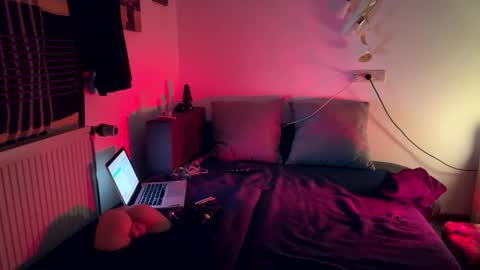 Snapshot of soccer_king09 chatting on November 6, 2025, 1:28 am sweet-big-cock26 online show from November 6, 2025, 1:28 am