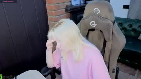 Snapshot of soffa_mitchell chatting on July 8, 2026, 1:10 am Soffa Mitchell online show from July 8, 2026, 1:10 am
