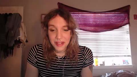 Lilytea online show from December 2, 2025, 9:21 pm