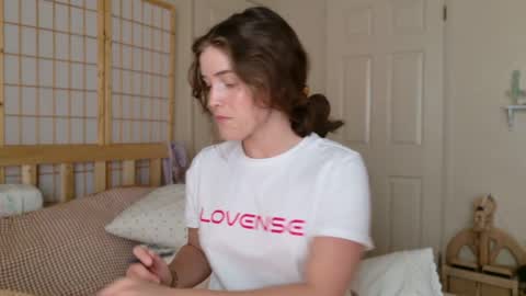 Julia    online show from May 2, 2026, 12:37 am