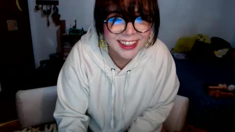 Sofi Lynch online show from June 9, 2026, 4:57 am