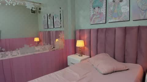       online show from September 21, 2025, 10:28 am