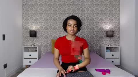 Snapshot of sofi_z chatting on December 25, 2024, 4:43 pm Sofi online show from December 25, 2024, 4:43 pm