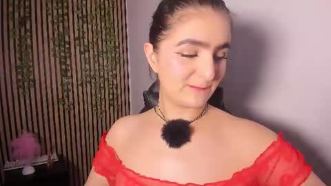 Snapshot of sofia44 chatting on June 25, 2026, 6:01 pm Skarlett online show from June 25, 2026, 6:01 pm