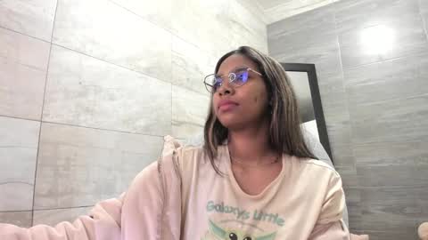 Snapshot of sofia86379 chatting on December 21, 2024, 12:53 am sofia86379 online show from December 21, 2024, 12:53 am