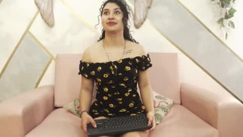 Sofi online show from September 17, 2025, 1:02 pm