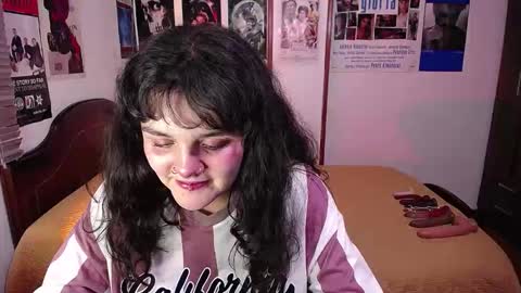 Snapshot of sofia_coolle chatting on November 18, 2025, 9:08 pm Sofi online show from November 18, 2025, 9:08 pm