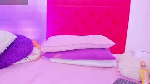 Snapshot of sofia_girl_ chatting on February 27, 2025, 7:23 am SOFIA online show from February 27, 2025, 7:23 am