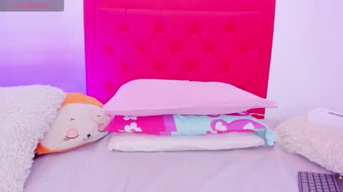 Snapshot of sofia_girl_ chatting on March 5, 2025, 7:38 am SOFIA online show from March 5, 2025, 7:38 am