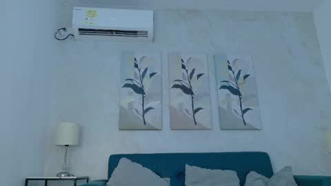 Sofi  online show from April 6, 2026, 6:53 pm