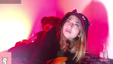 Snapshot of sofia_naughty18 chatting on February 14, 2025, 9:13 am Sofia Naughty18 online show from February 14, 2025, 9:13 am