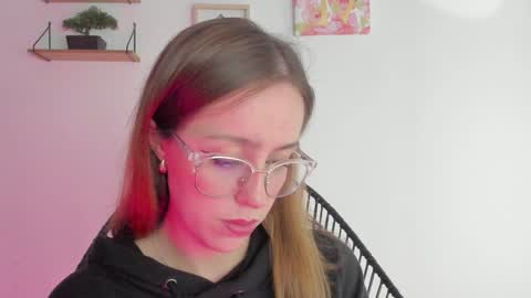     online show from December 5, 2024, 2:42 am