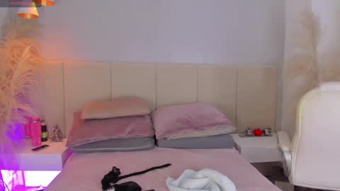 Snapshot of sofia_pamela chatting on September 13, 2025, 7:02 pm SOFIA PAMELA online show from September 13, 2025, 7:02 pm