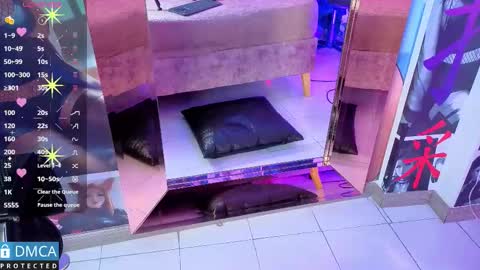 Sofia Sstone online show from November 3, 2025, 11:33 am