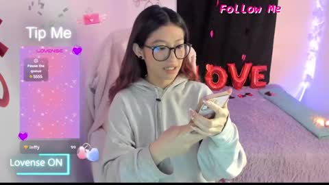 Sofia Thomson online show from February 19, 2025, 10:45 am