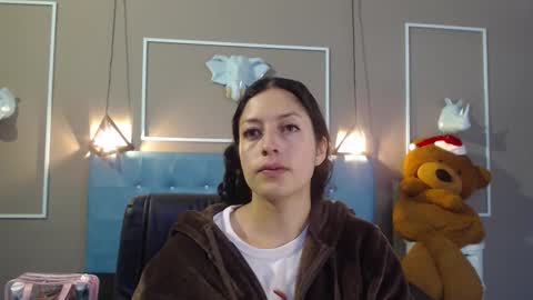 Sofa online show from December 3, 2025, 11:19 am