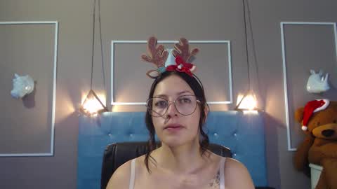 Sofa online show from December 14, 2025, 11:15 am