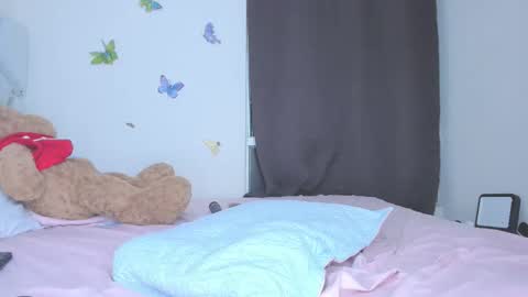 sofiacastillo01 online show from February 2, 2026, 3:11 pm