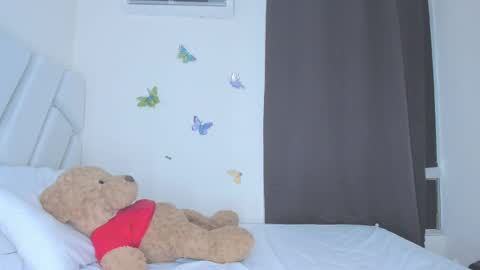 sofiacastillo01 online show from March 25, 2026, 6:47 pm