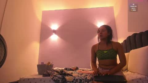 Snapshot of sofiaclaus_19 chatting on January 5, 2025, 4:25 am Sofia online show from January 5, 2025, 4:25 am