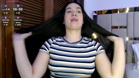 sofiaduque_26 online show from January 12, 2025, 8:47 pm