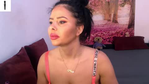Snapshot of sofialiub chatting on December 17, 2024, 11:49 am sofialiub online show from December 17, 2024, 11:49 am