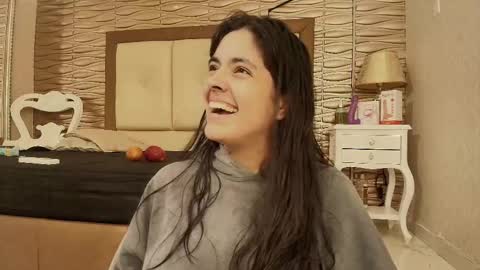 Snapshot of sofianesvat1 chatting on September 11, 2025, 8:09 pm Sofi - next broadcast today 1030pm Colombia time online show from September 11, 2025, 8:09 pm