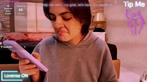 Snapshot of sofianesvat1 chatting on September 15, 2025, 10:10 pm Sofi - next broadcast today 1030pm Colombia time online show from September 15, 2025, 10:10 pm