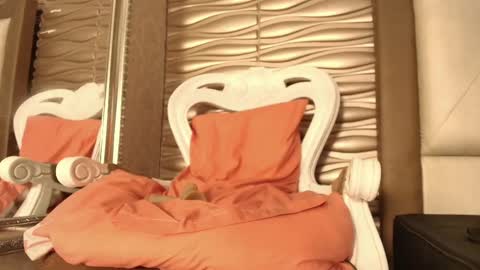 Snapshot of sofianesvat1 chatting on October 15, 2025, 8:03 am Sofi - next broadcast today 1030pm Colombia time online show from October 15, 2025, 8:03 am