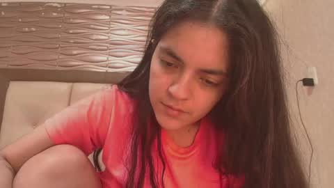 Snapshot of sofianesvat1 chatting on October 27, 2025, 8:02 pm Sofi - next broadcast today 1030pm Colombia time online show from October 27, 2025, 8:02 pm