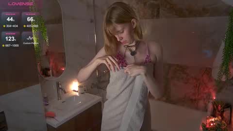 Sofia Help me overcome shynes with 100 thumbs up online show from January 31, 2026, 9:02 pm